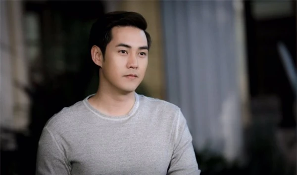 Chồng cũ mua nhẫn kim cương 200 triệu để cầu hôn lại vợ cũ, ghé qua nhà bố mẹ đẻ thì anh ta phải "chết đứng" nhìn một thứ đặt trên bàn - Ảnh 2. Chồng cũ mua nhẫn kim cương 200 triệu để cầu hôn lại vợ cũ, ghé qua nhà bố mẹ đẻ thì anh ta phải "chết đứng" nhìn một thứ đặt trên bàn - Ảnh 2.