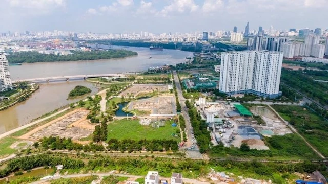 Dự án Khu dân cư 30 ha thuộc phường Bình Khánh, quận 2 (The Water Bay) lâu nay được kiến nghị nhiều vì liên quan việc rà soát thủ tục pháp lý của khu đô thị mới Thủ Thiêm nên chưa được tháo gỡ. 
