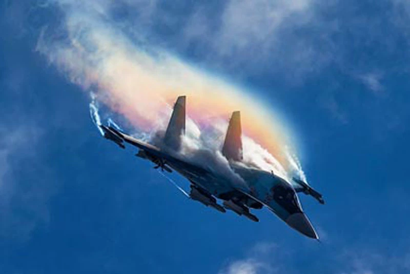 Máy bay chiến đấu Nga MiG-41 và Su-57 sẽ được trang bị súng điện từ có tầm bắn như tên lửa. Ảnh minh họa.