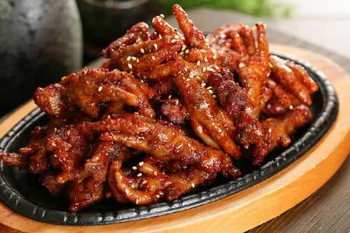 Chân gà om cay kiểu Hàn cay tê, đúng vị cho ngày se lạnh