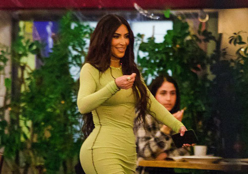 Mỹ nhân độc thân quyến rũ Kim Kardashian lần đầu lộ diện sau đệ đơn ly hôn