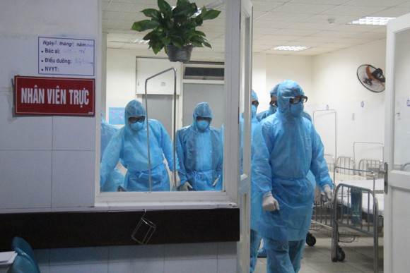 Ca Covid-19 ở Hà Nội tiên lượng rất nặng, tổn thương phổi gần như toàn bộ