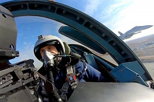 Nga cho Su-57 tiến hành trận 'không chiến' đầu tiên với Su-35