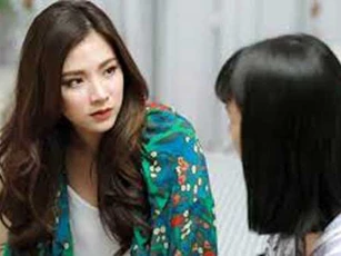 Vô tình nghe được cuộc trò chuyện của mẹ chồng và em dâu, tôi thẫn thờ tự thu xếp quần áo rời khỏi nhà