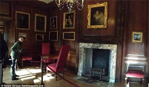 Chụp được ảnh hồn ma trong cung điện Anh?