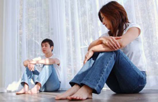 Đau khổ nghe vợ chì chiết sau khi thú nhận chuyện ngoại tình