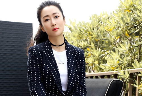 Cô là nữ diễn viên mang tầm cỡ quốc tế, trong 10 năm không ăn bữa tối thậm chí không sinh con, nhan sắc ở tuổi 41 gây chú ý
