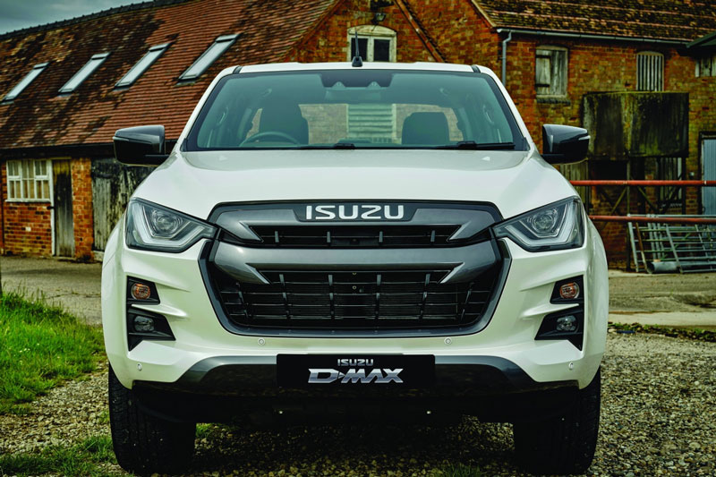 Isuzu D-Max 2021 chốt giá gần 700 triệu đồng, cạnh tranh với Ford Ranger, Toyota Hilux