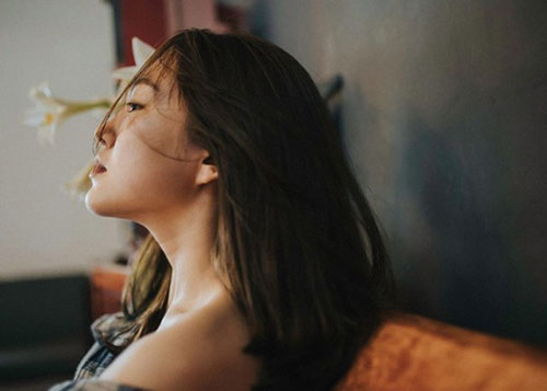 10 n&#x103;m &#x111;i l&#xE0;m &#x103;n xa, ng&#x1B0;&#x1EDD;i ph&#x1EE5; n&#x1EEF; ngh&#x1EB9;n l&#xF2;ng ng&#xE0;y tr&#x1EDF; v&#x1EC1;