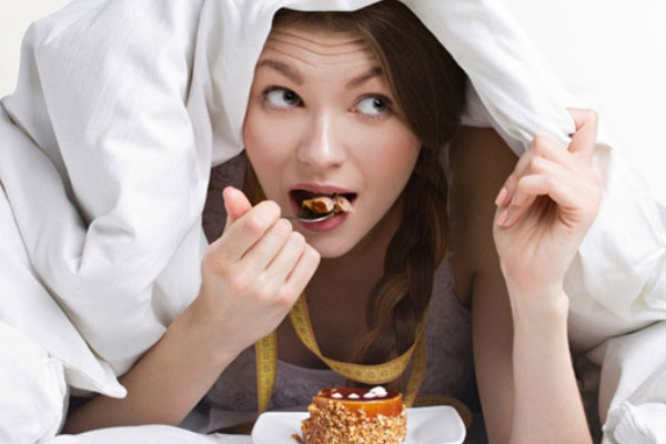 Trời lạnh lười vận động lại ăn nhiều: Làm sao để không tăng cân?