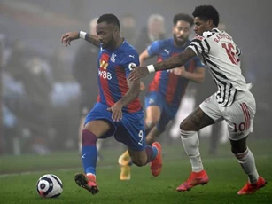 Hòa nhạt nhòa, MU bị Man City bỏ xa 14 điểm trước derby Manchester