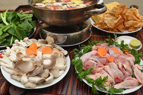 Cách pha chế và làm lẩu gà ngon hơn ngoài hàng