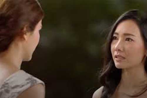 Tăng ca về muộn đã thấy một người phụ nữ lạ mặt chờ sẵn, tôi bất ngờ với thân phận và càng choáng váng trước lời đề nghị của chị ta