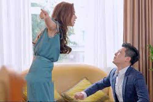 Mỗi tháng tôi gửi biếu mẹ đẻ 10 triệu đồng, khi vợ phát hiện ra, tôi không ngờ cô ấy lại phản ứng phũ phàng như vậy