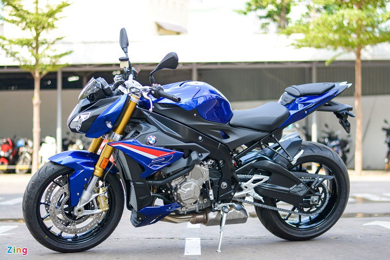 Ngắm BMW S 1000 R San Marino Blue 2020 tại Việt Nam