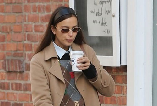 Siêu mẫu Irina Shayk xinh đẹp đưa con gái cưng đi ăn