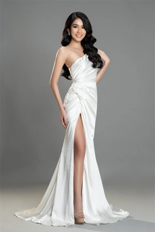 Gam màu trắng thanh lịch là 'chân ái' của Á hậu Phương Anh tại Miss International 2021 - ảnh 4