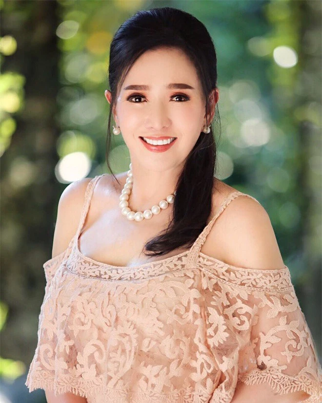 Hoa hậu Hoàn vũ Thái Lan U80 vẫn sở hữu body cân đối, nhan sắc trẻ trung - ảnh 4