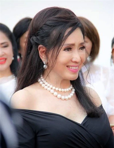 Hoa hậu Hoàn vũ Thái Lan U80 vẫn sở hữu body cân đối, nhan sắc trẻ trung - ảnh 6