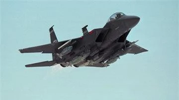 Tiem kich F-15E cua My manh ngang may bay nem bom chien luoc Trung Quoc-Hinh-4