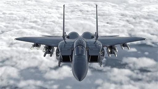 Tiem kich F-15E cua My manh ngang may bay nem bom chien luoc Trung Quoc-Hinh-7