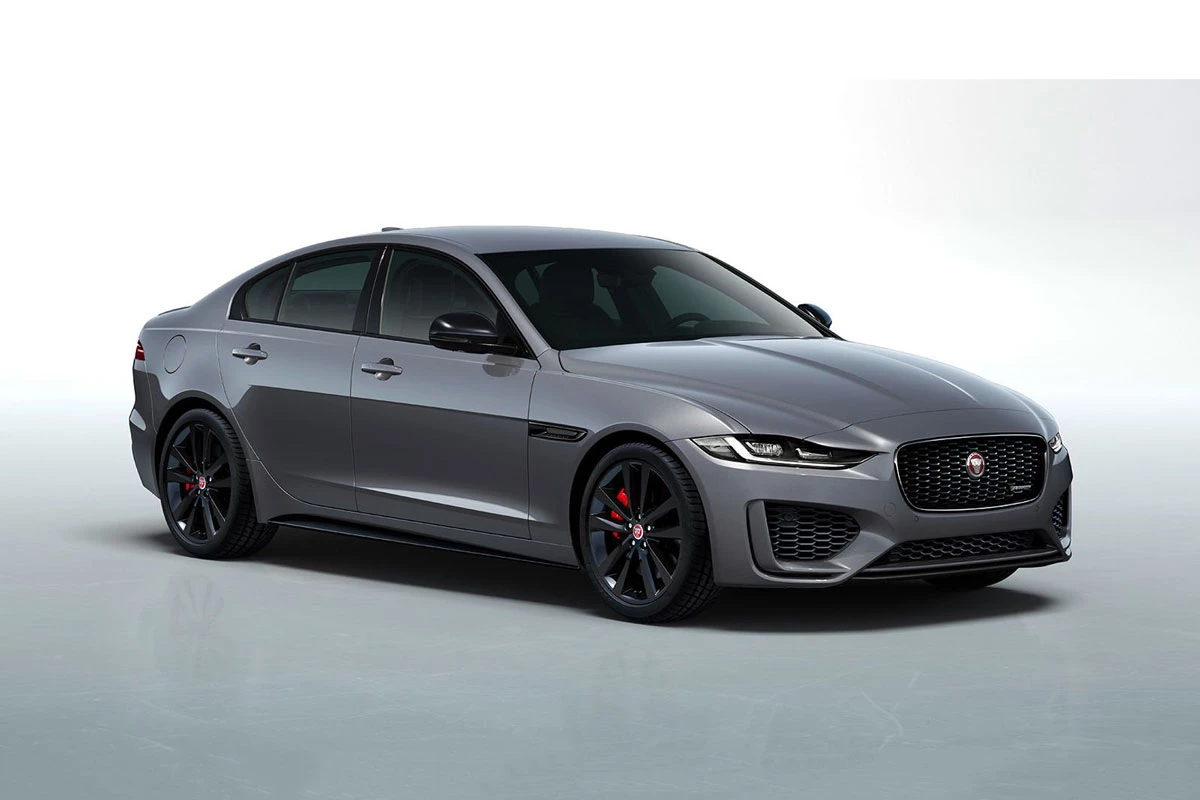 Jaguar XE 2020.