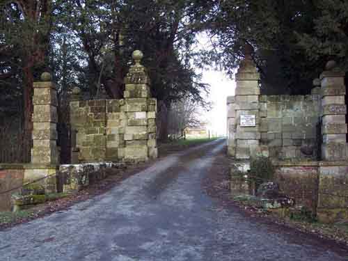 Bí ẩn về những vùng đất ma cà rồng nổi tiếng trên Thế giới