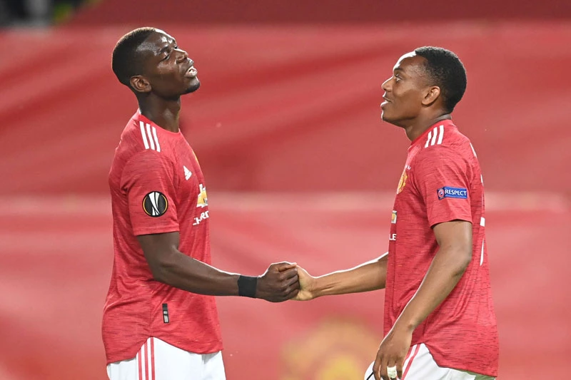 Pogba và Martial (phải).