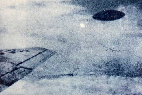 Lầu Năm Góc bí mật rót tiền truy tìm UFO