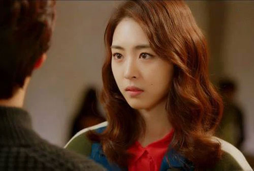 Ngày 2 gia đình gặp gỡ, không khí đang vui vẻ nhưng vừa nghe xong số tiền thách cưới thì bố mẹ tôi tái mét mặt mày