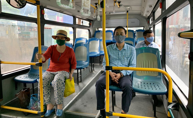 Hà Nội dừng giãn cách trên phương tiện vận tải công cộng từ ngày 8/3