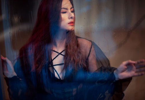 Vân Trang tái xuất với hình ảnh cực quyến rũ