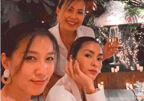 Tăng Thanh Hà chiếm "spotlight" giữa hội chị em sang chảnh, nhìn thần thái là biết ngay "người nhà hào môn"