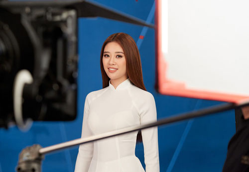 Khánh Vân 'chơi trội' với 5 lay-out nổi bật, quyết tâm 'gây bão' tại Miss Universe 2021