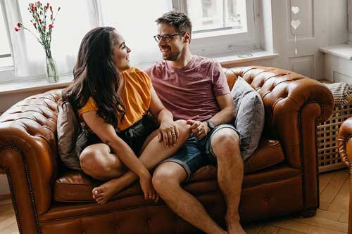 Những điều bạn không nên làm khi đã kết hôn hoặc có bạn gái