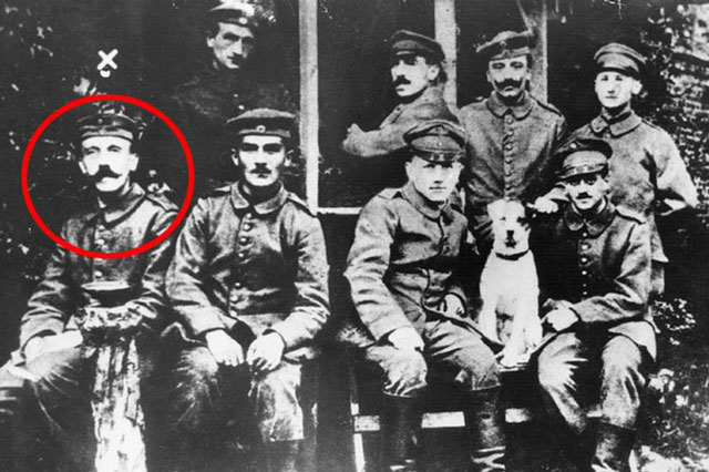 Kỳ lạ bức thư đầy lỗi đánh máy của trùm phát xít Hitler được định giá 7.900 USD!