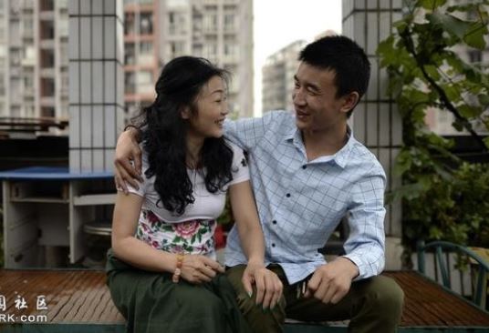 Bà chị U46 lấy chồng "đáng tuổi con" và chuyện tình sóng gió với kết đẹp như phim Hàn!