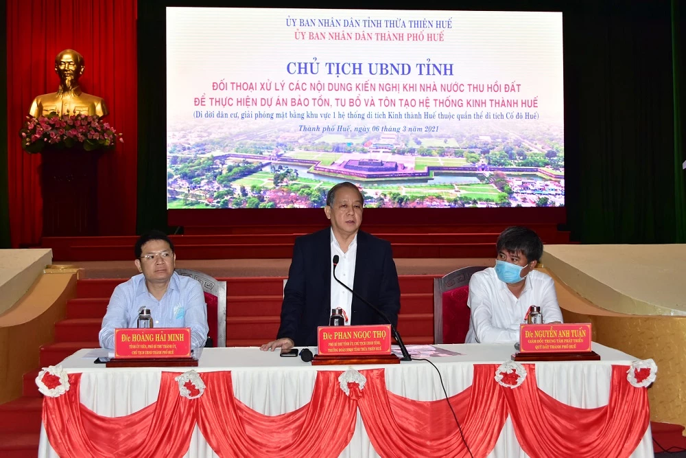 Chủ tịch UBND tỉnh Thừa Thiên Huế Phan Ngọc Thọ phát biểu tại buổi đối thoại.