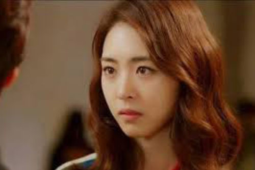 Ngày 2 gia đình gặp gỡ, không khí đang vui vẻ nhưng vừa nghe xong số tiền thách cưới thì bố mẹ tôi tái mét mặt mày