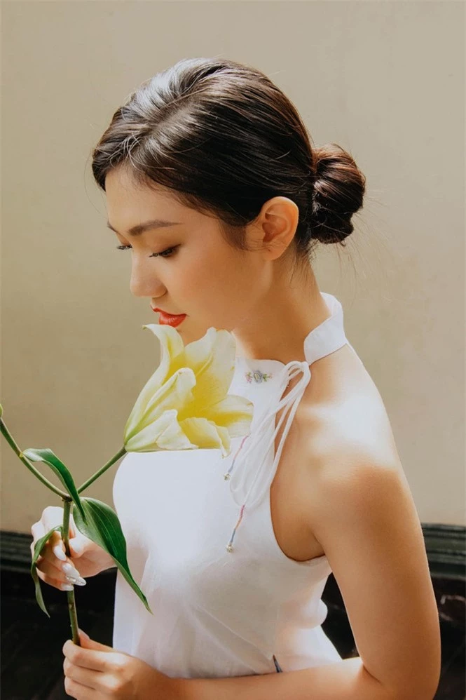 Nhan sắc kiều diễm của Hoa khôi Đại học Hoa sen từng thi Hoa hậu Việt Nam 2020 - ảnh 13