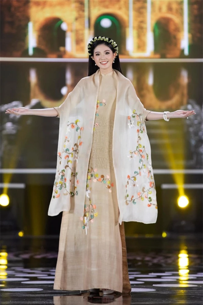 Nhan sắc kiều diễm của Hoa khôi Đại học Hoa sen từng thi Hoa hậu Việt Nam 2020 - ảnh 8