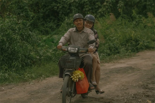 Trấn Thành than ngày ngủ 3 tiếng vì Bố Già, Hari Won tố mất chồng ngay và luôn - Ảnh 3.