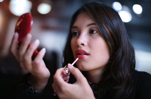 Lịch sử phát triển của son môi