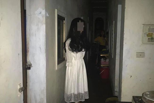 Đi ăn đêm về, thanh niên 'dựng tóc gáy' khi thấy vật thể lạ trước cửa phòng trọ