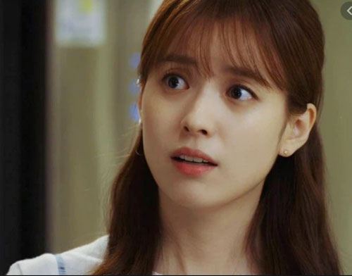 Vợ uất nghẹn khi chứng kiến chồng ngoại tình trong biệt thự vườn