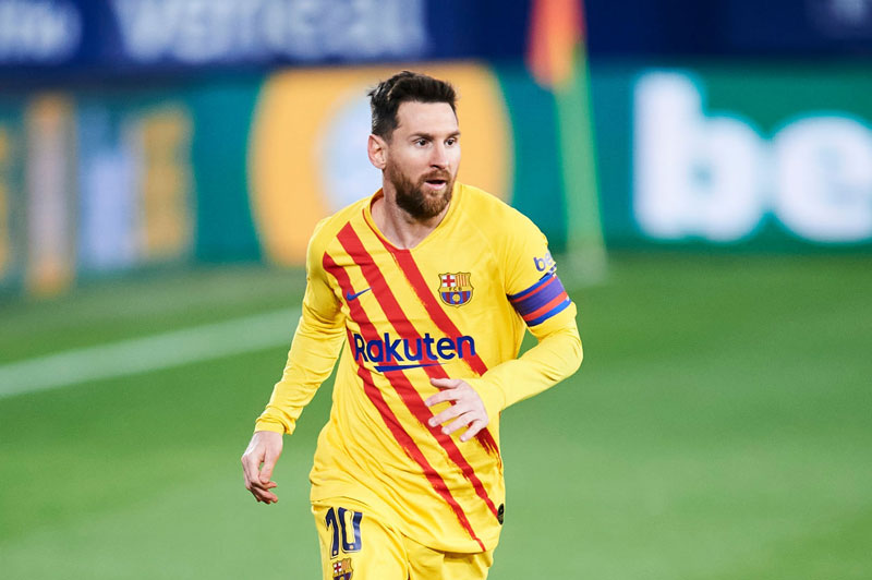 30% thành viên cho rằng Barca không cần giữ Messi