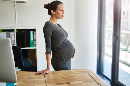 Làm sếp nữ mang bầu khi chuẩn bị cưới