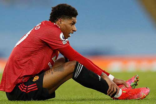 HLV Solskjaer xác nhận Rashford dính chấn thương sau trận derby Manchester