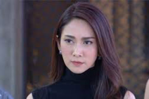 Vô tình biết mẹ chồng xúi con trai đem tiền giữ hộ, nàng dâu phản pháo cực rắn khiến bà rơi cả cốc nước trên tay