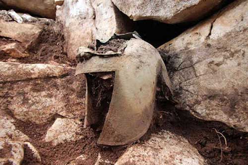 Phát hiện nhiều cổ vật quý hiếm có niên đại khoảng 2.000 năm tuổi trong ngôi mộ chiến binh